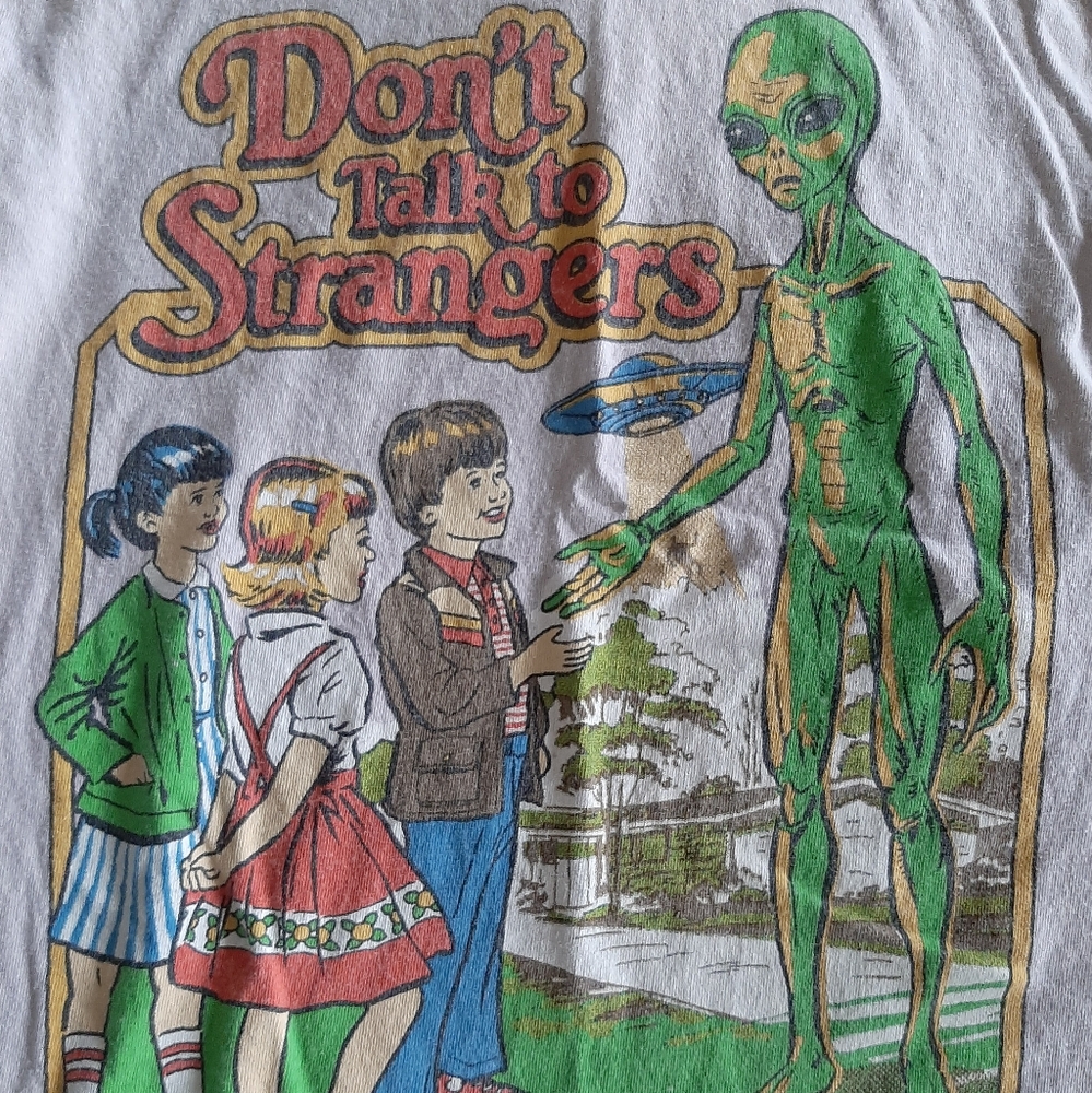"Don't Talk To Strangers" Threadless Safety Education T-Shirt (S)